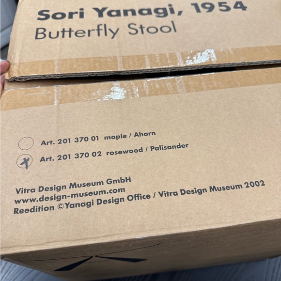 Butterfly Stool by Sori Yanagi for Vitra - Picture 7 of 10